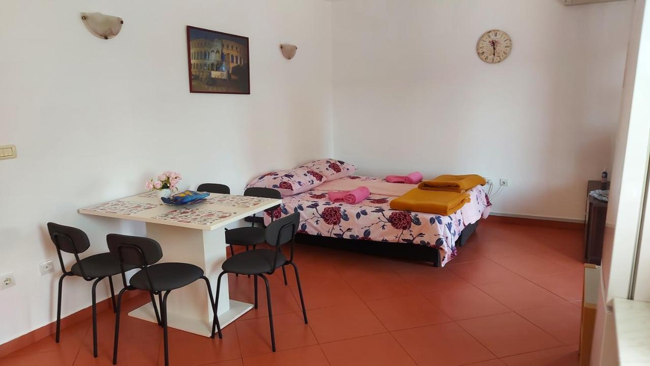 Apartman Porat Lägenhet Pula Exteriör bild